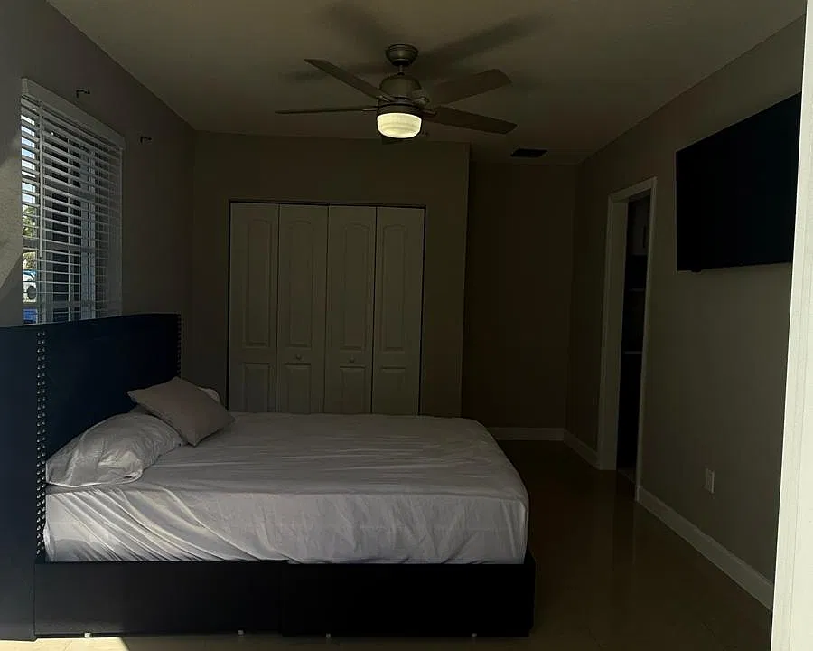 18015 NW 44th Ct