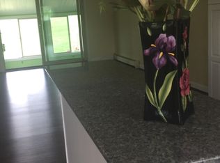 9937 Cambridge Ct, South Lyon, MI 48178