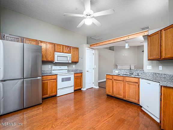 3rd image of 4764 CUMBERLAND STATION Drive S
