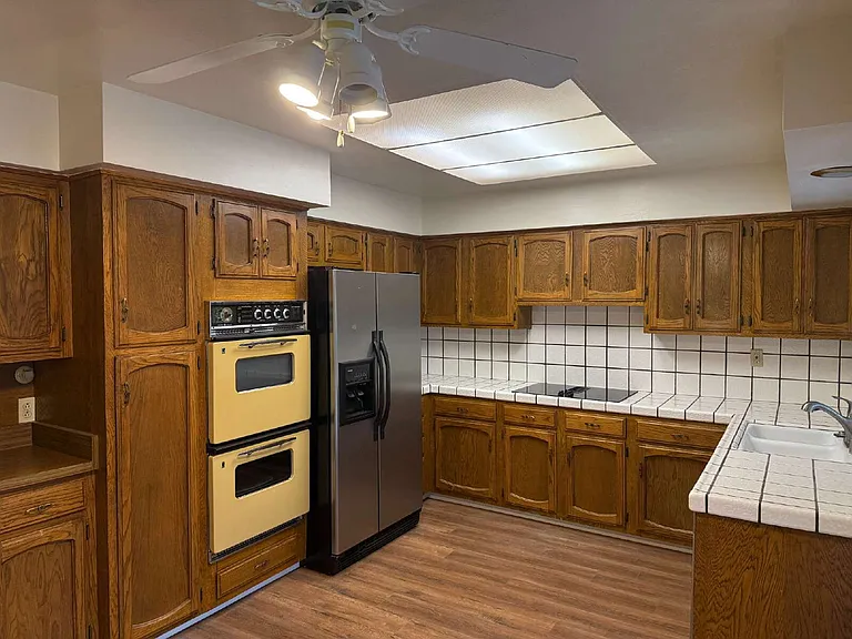 2276 Cherry Ave — Photo 5