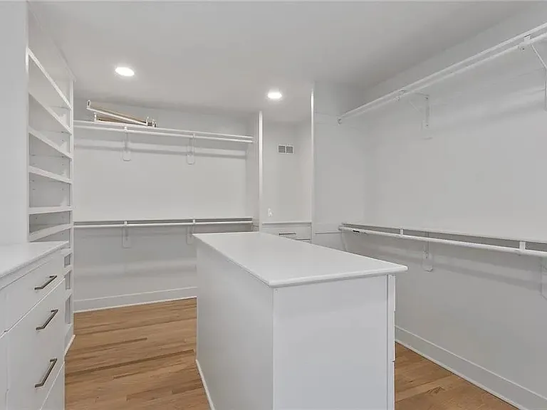 8105 Rosewood Dr — Photo 17
