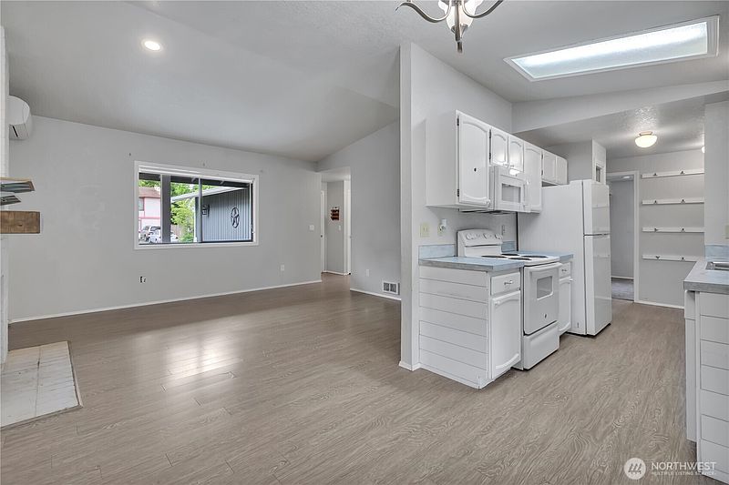 5th image of 1705 S 88th Street