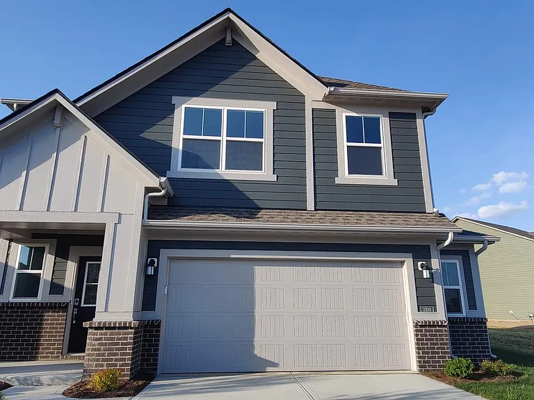 2209 Dixon Creek Dr — Photo 2