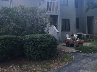 9013 S Pointe Ridge Ln, Bloomington, IN 47401