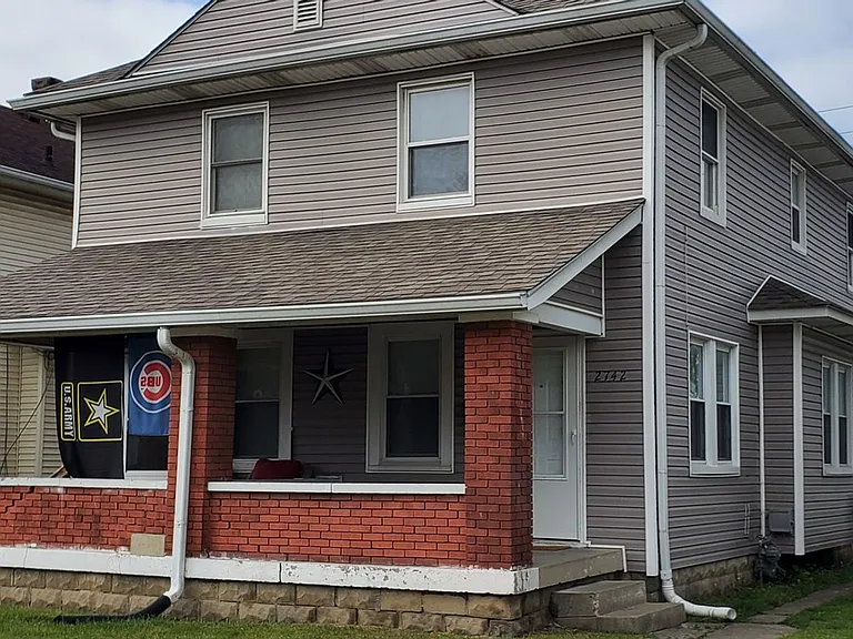 2742 Shelby St — Photo 1