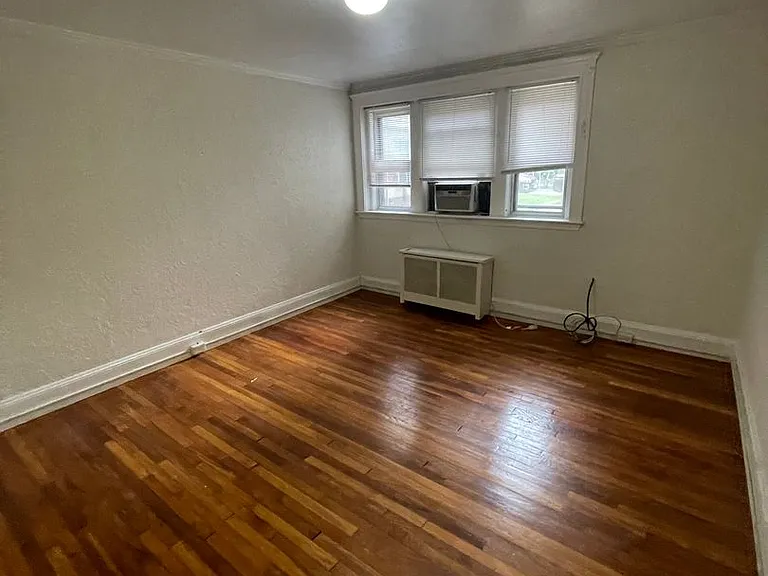 16A Lakeville Rd #3 — Photo 1