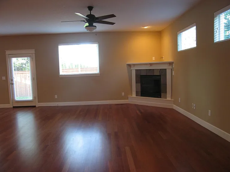 19412 SE 13th Way — Photo 17
