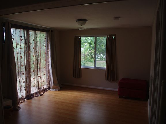 5th image of 2031 Goodale Ave
