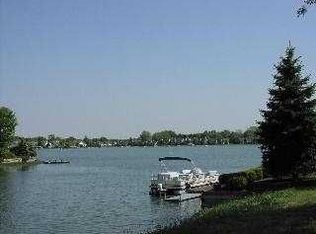 441 Cove Harbour Dr W, Holland, OH 43528
