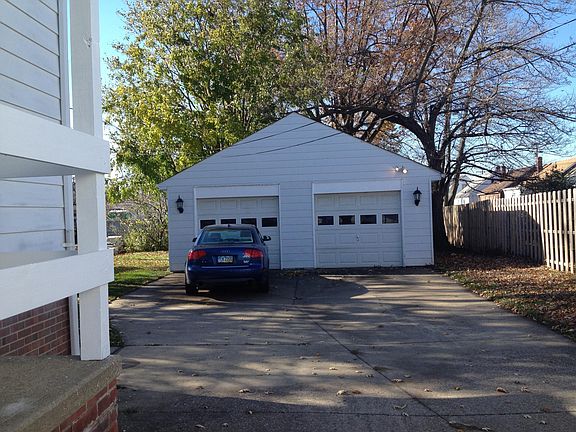 2nd image of 856 E 216th St