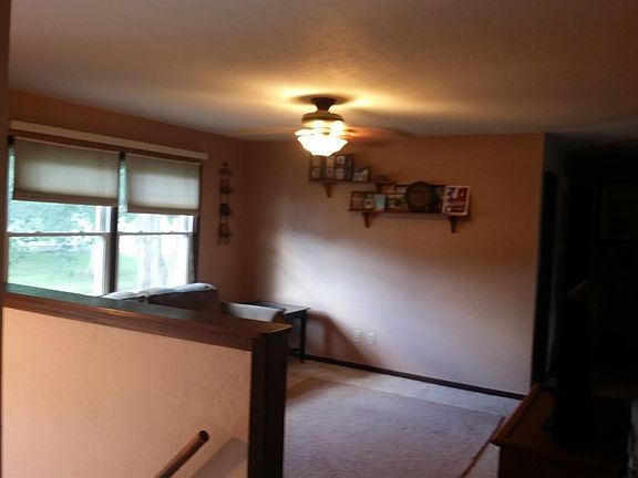 4th image of 903 Lincoln St