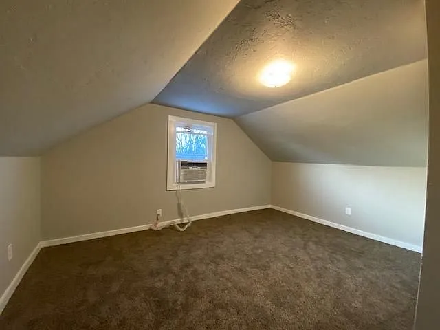 Upstairs bedroom w closet