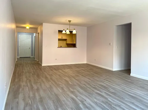 677 S River Rd, Des Plaines, IL