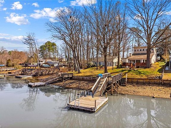 2nd image of 1331 Hickory Point Dr