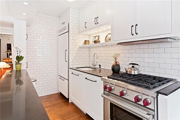 Sold by R New York | media 25