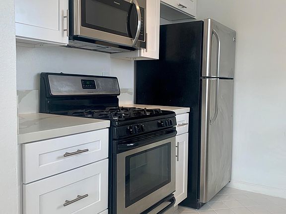 3rd image of 5725 Elmer Ave APT 4