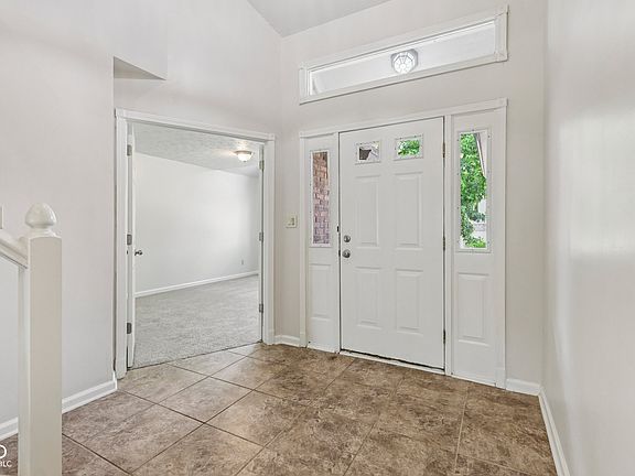 4th image of 3430 Whalen Ave