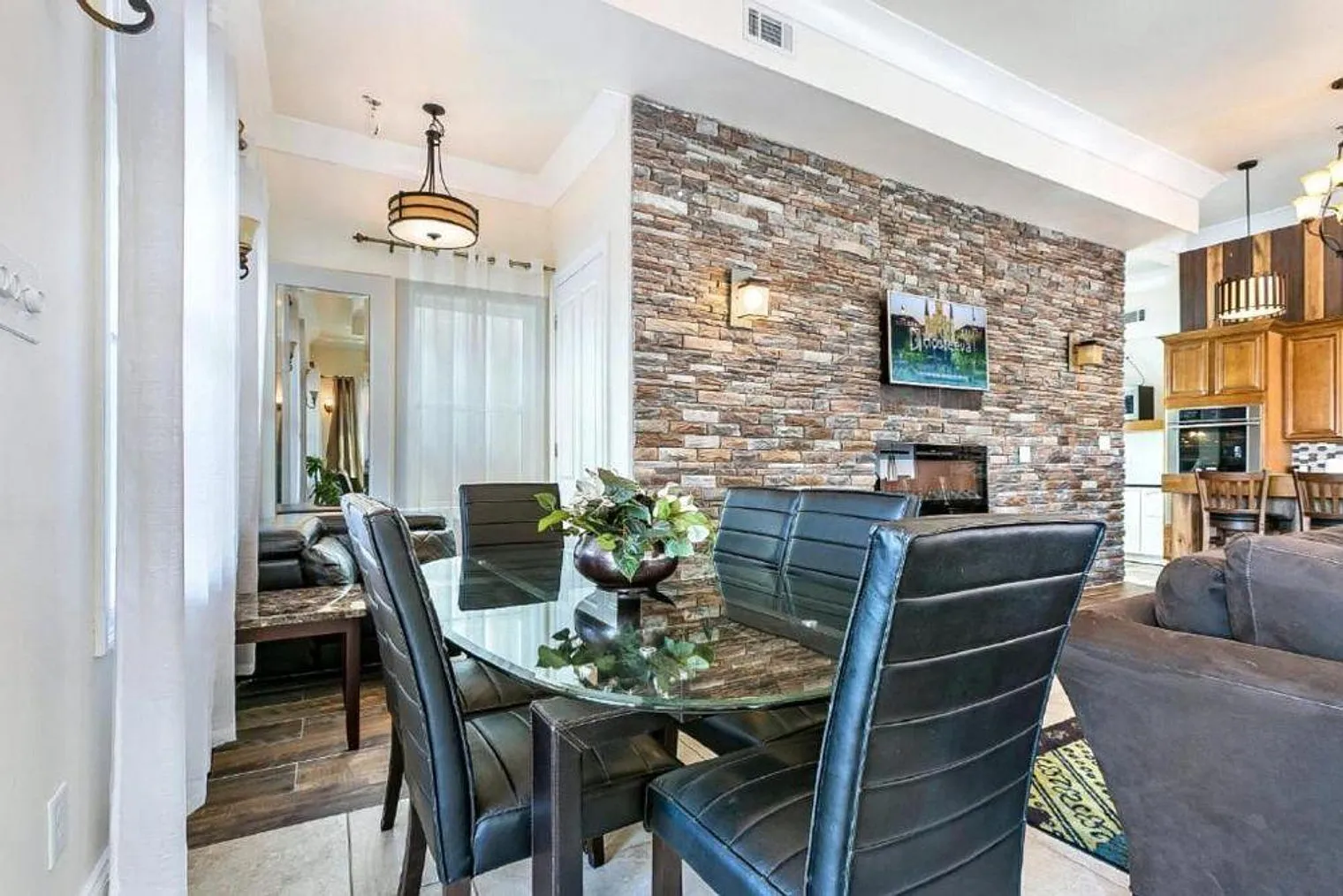 4 bed, 4.0 bath, 3498 sqft, $11,616 — Photo 3
