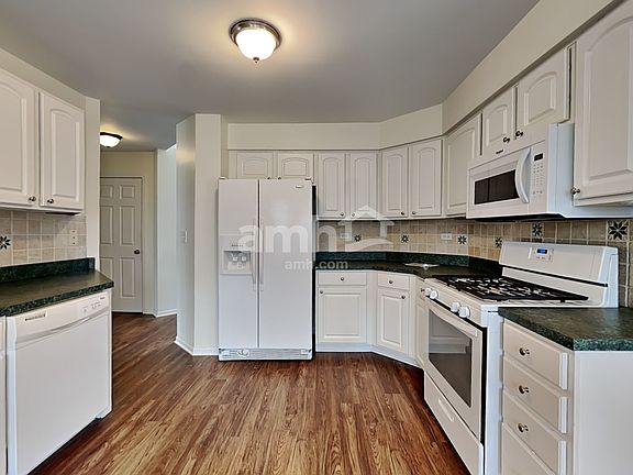 3rd image of 1982 Conway Ln