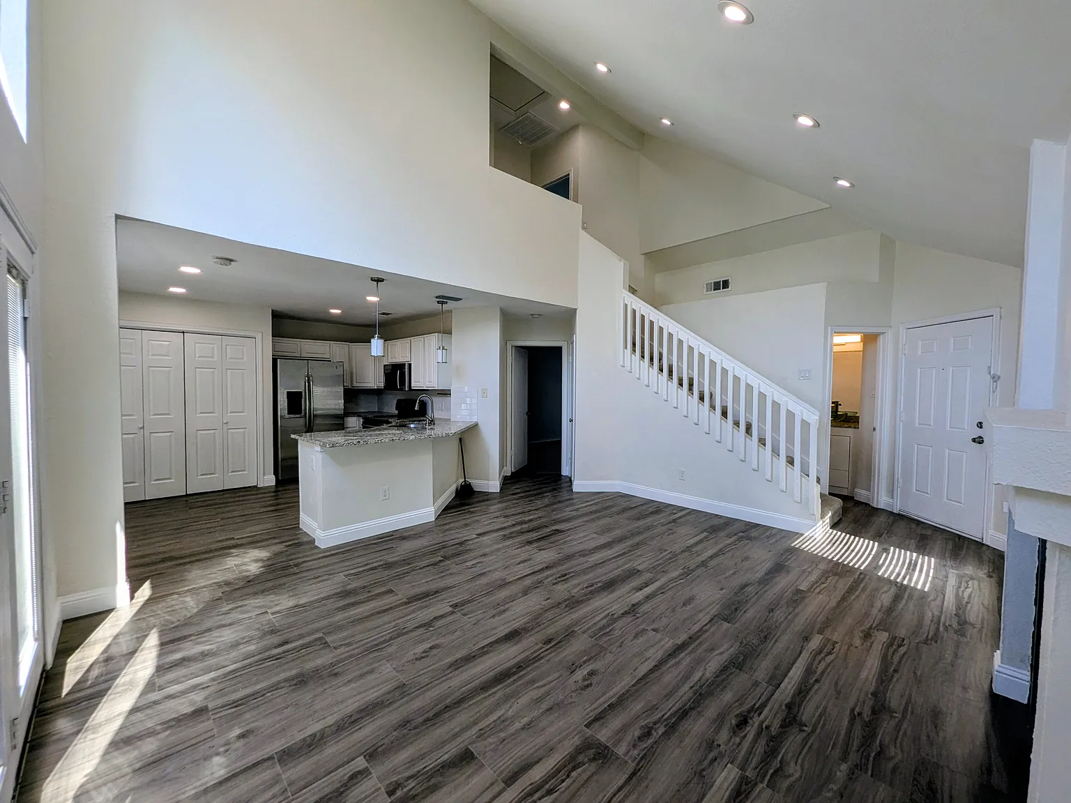 3 bed, 1463 sqft, $1,999 — Photo 3