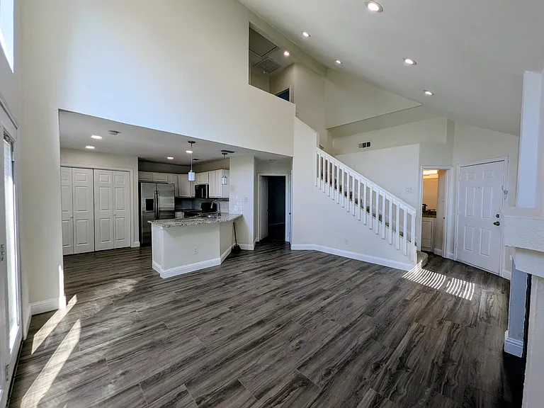 1508 Mayfair Dr — Photo 3