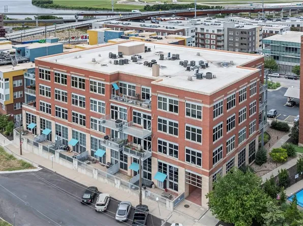 210 W 5th St APT 211, Kansas City, MO 64105