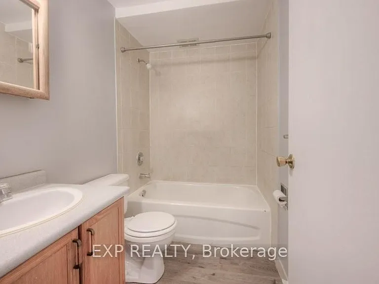 1200 Courtland Ave E #15 — Photo 10