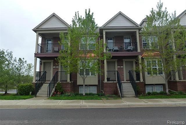 1st image of 27965 Hopkins Dr #1