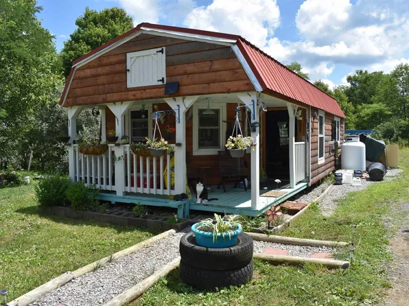 1354 Sugar Valley Rd, Albright, WV 26519