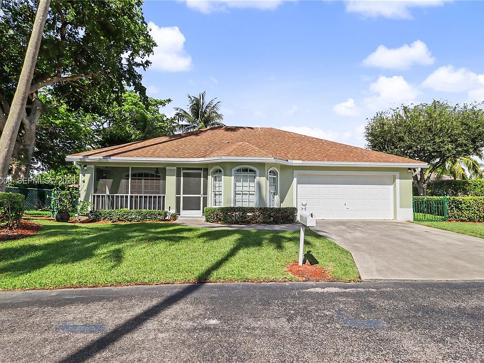 1st image of 572 SE 18th Dr
