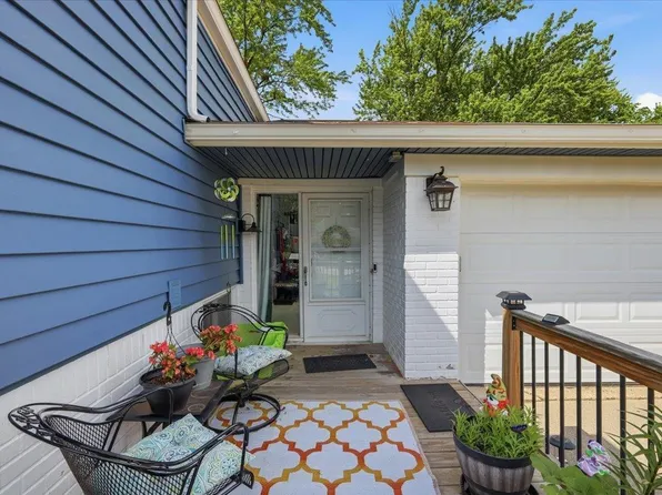 2561 Binghamton Dr, Auburn Hills, MI 48326