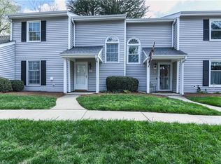 10 Appletree Ln, Greensboro, NC 27455