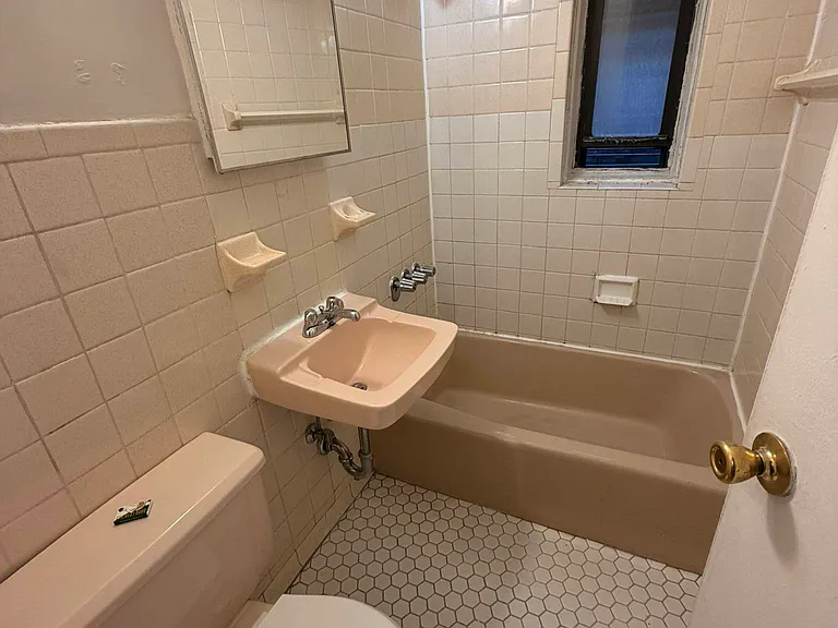 229 E 84th St #2C — Photo 4