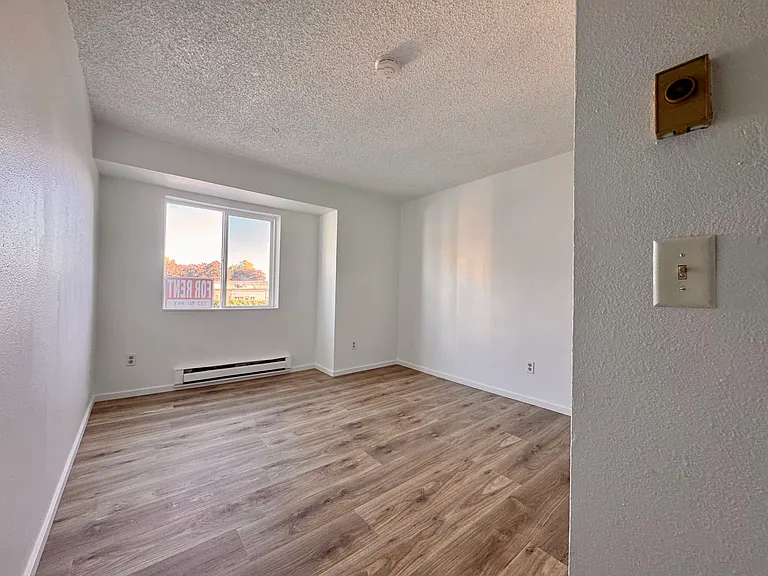 1633 Maple Ln #H4 — Photo 10
