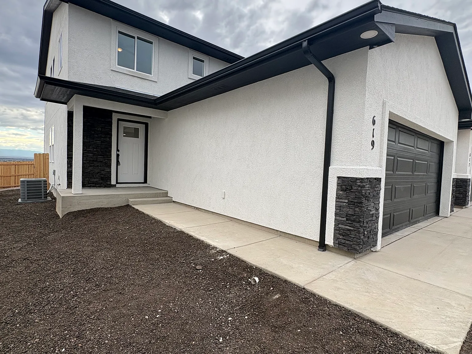 3 bed, 1622 sqft, $2,490 — Photo 2