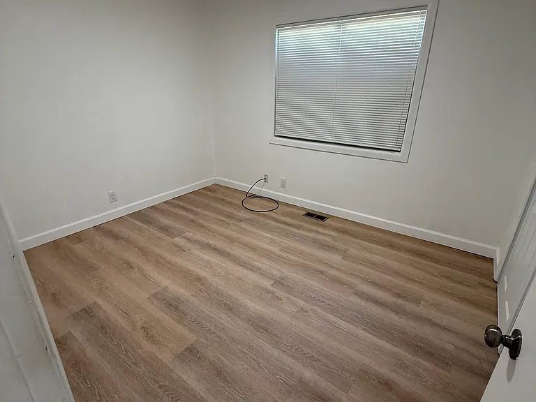 1507 E Arnold St — Photo 9