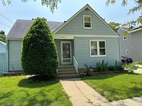 671 Chester Ave, Elgin, IL 60120