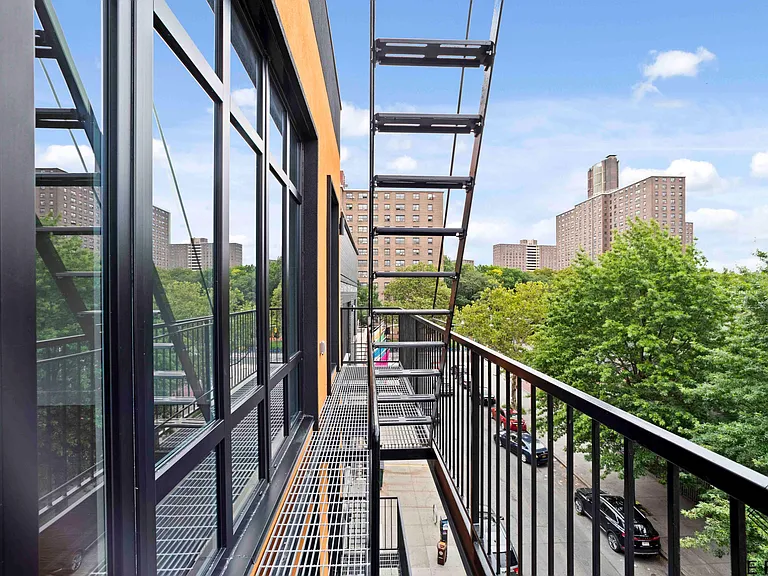101 Varet St #3R — Photo 10