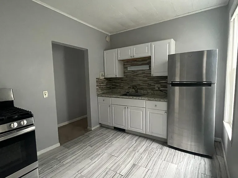 90 Cottage St #22 — Photo 1