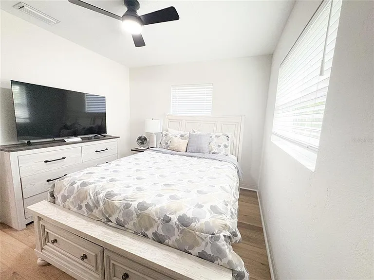 3054 Adrian Ave — Photo 16