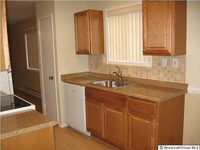 2nd image of 51 Amberly Dr Unit D