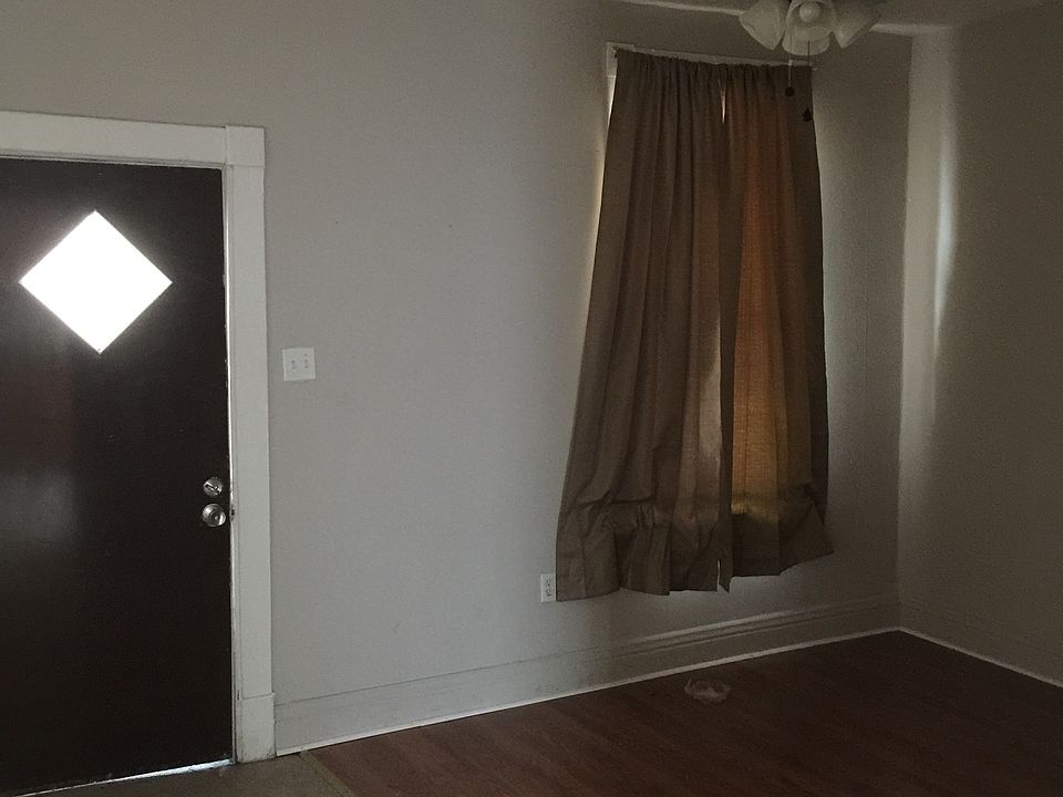LIVINGROOM1