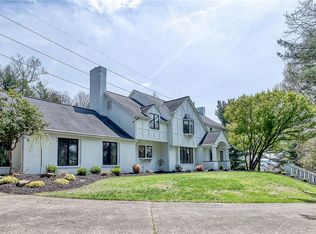 121 Shadow Ridge Dr, Pittsburgh, PA 15238