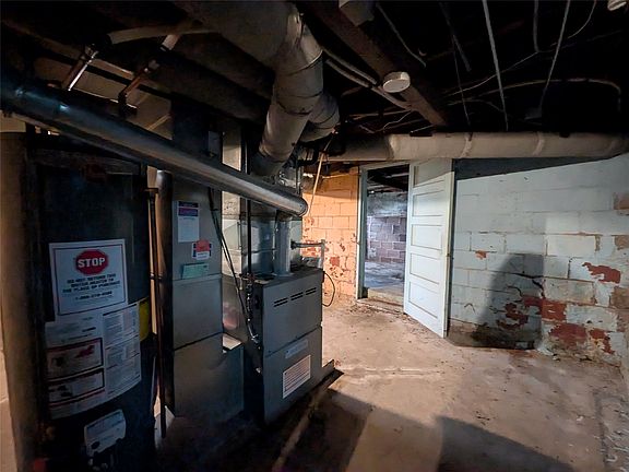 2nd image of 240 E Dunham Ave