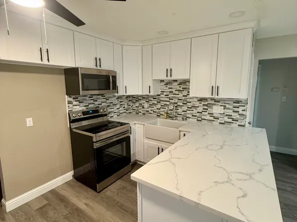 1707 W Swain Rd APT 6, Stockton, CA 95207