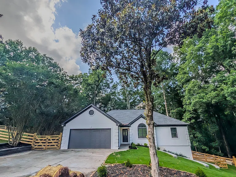 2060 Daves Creek Trl — Photo 2