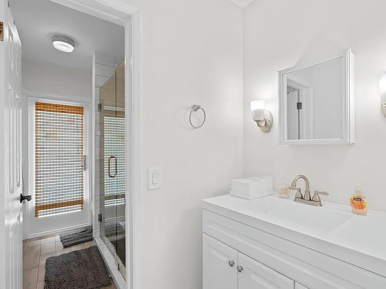 226 SW 13th Ave #226 — Photo 6