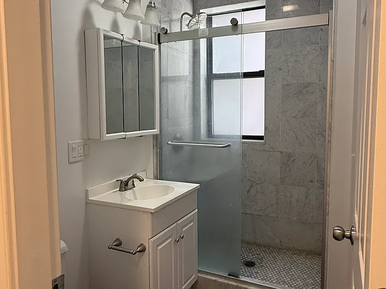 10 Peterborough St #5 — Photo 10