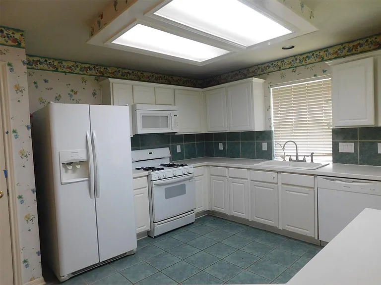 3702 Heritage Colony Dr — Photo 49