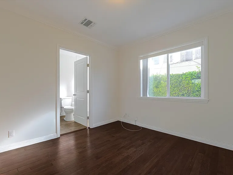 809 N La Jolla Ave — Photo 19
